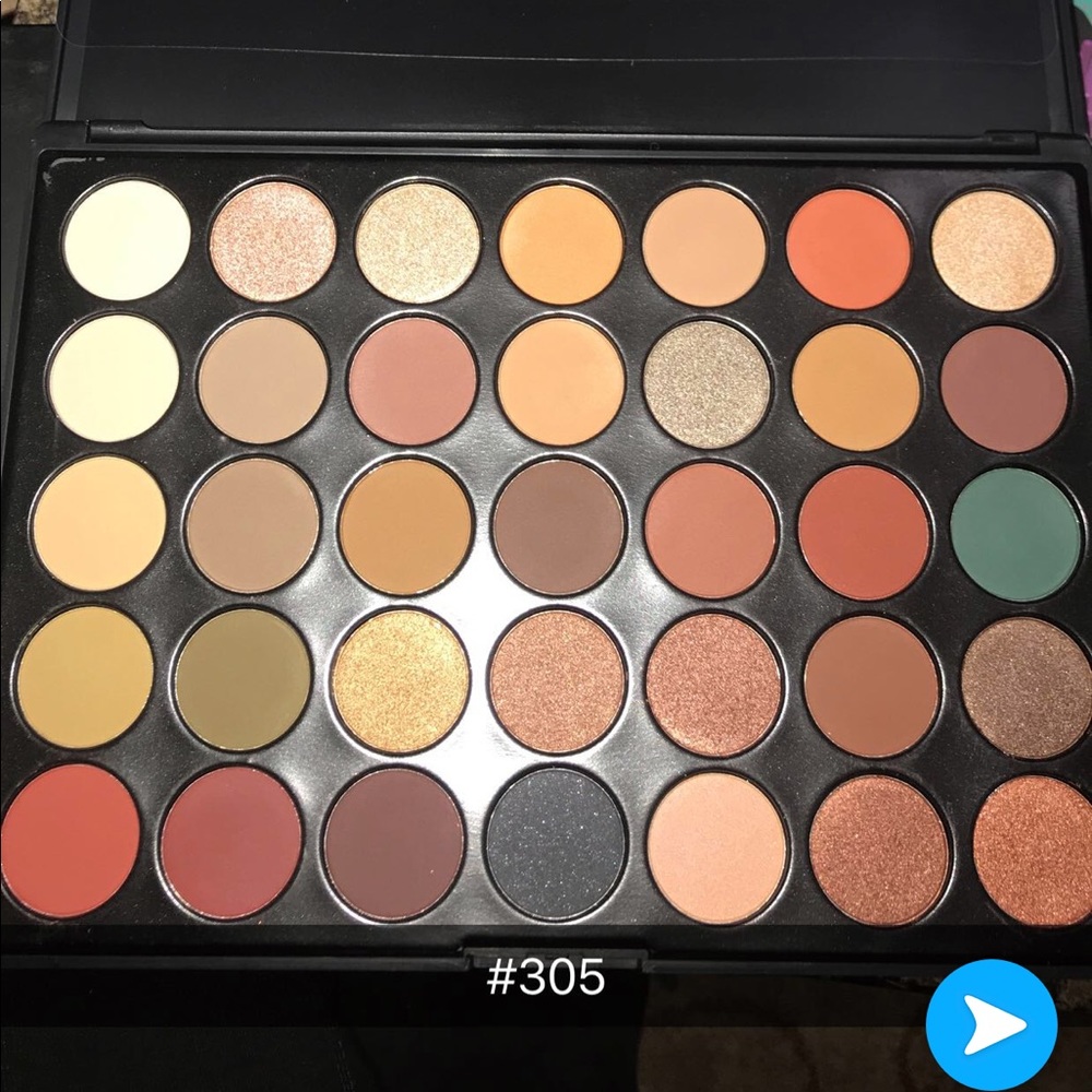 Eyeshadow palette